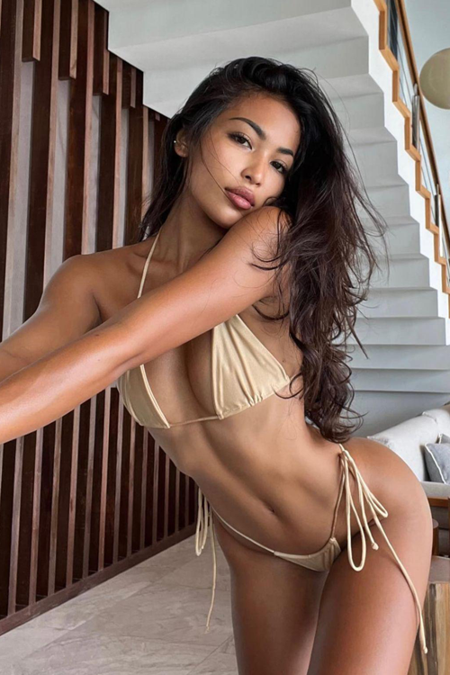 Ibiza tops - Escorts - MELANY
